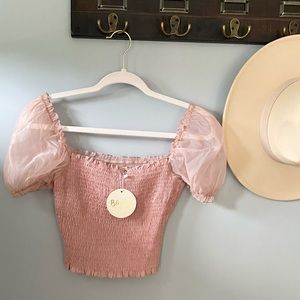 NWT Cropped Puff Sleeve Top
